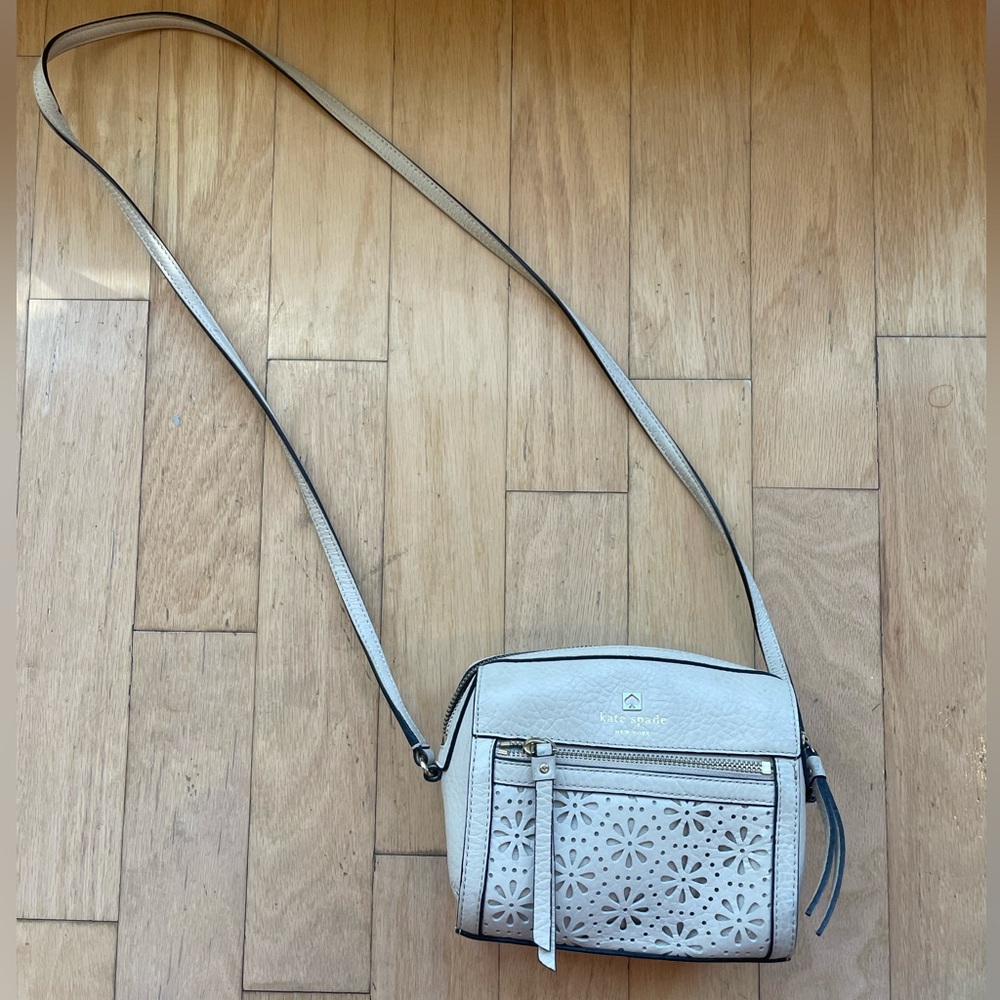 Kate Spade White Cross Body with flower details